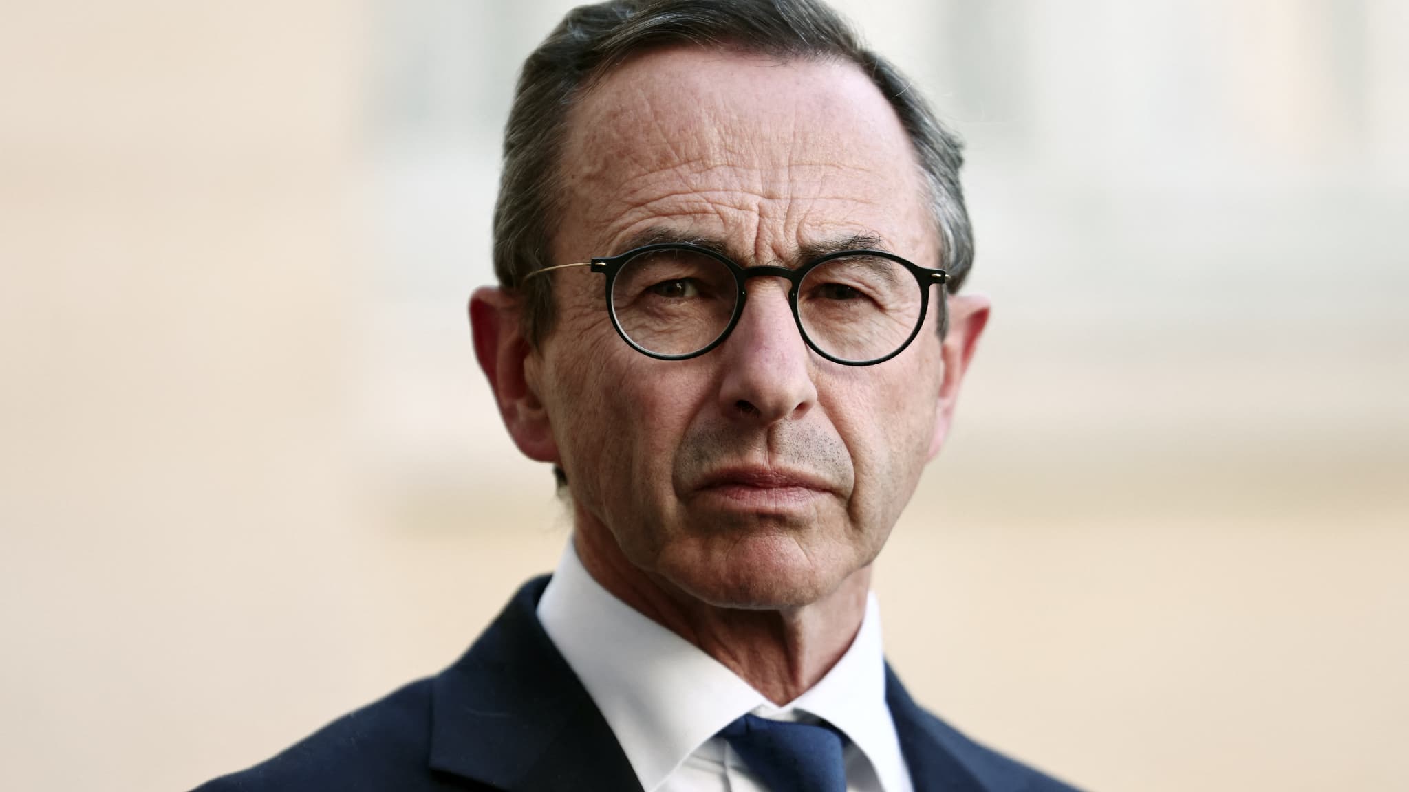 Bruno Retailleau met en cause l’idéologie macroniste : une guerre interne qui secoue la France