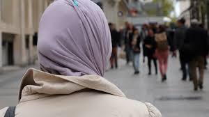 Flandre : l’interdiction du voile islamique dans les écoles annulée après un grave manquement aux procédures