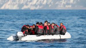 Premier migrant expulsé du Royaume-Uni vers la France : une nouvelle crise migratoire déclenchée par l’accord « un entré, un sorti »