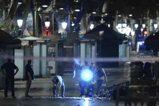 Un drame à Barcelone : un homme recherché par la justice arrêté après avoir déposé une plainte